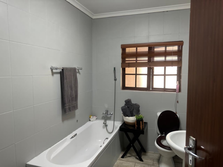 3 Bedroom Property for Sale in Waterval East North West